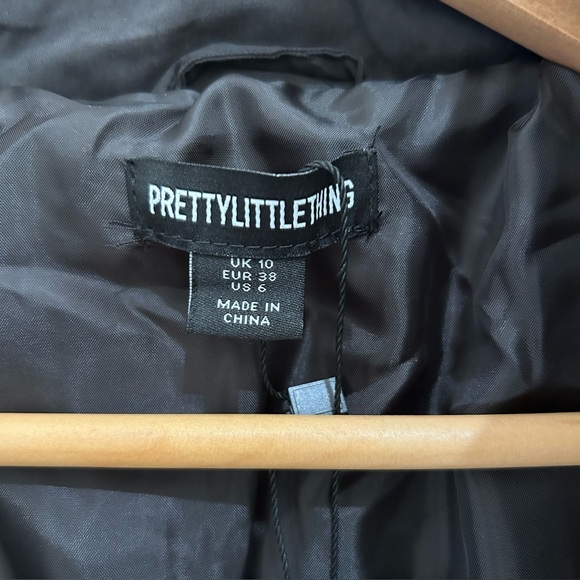 PrettyLittleThing Black Super Cropped Peach Skin Puffer Jacket Women Size 6 NWT - Picture 2 of 7